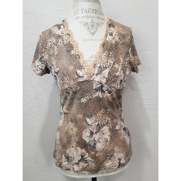 Emma James Short Sleeve Leopard Pattern Unique Floral Design V Cut Sequin Blouse - Picture 6 of 6